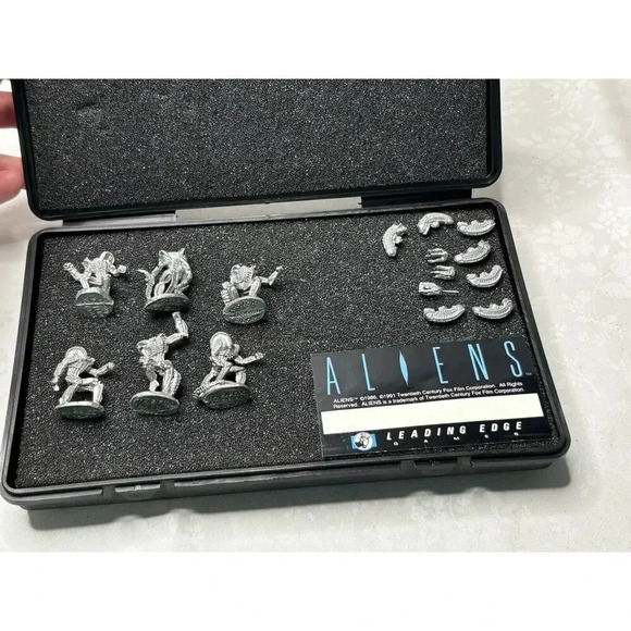 Fox Other - Ridolfi Fox Warrior Figures With Case Aliens